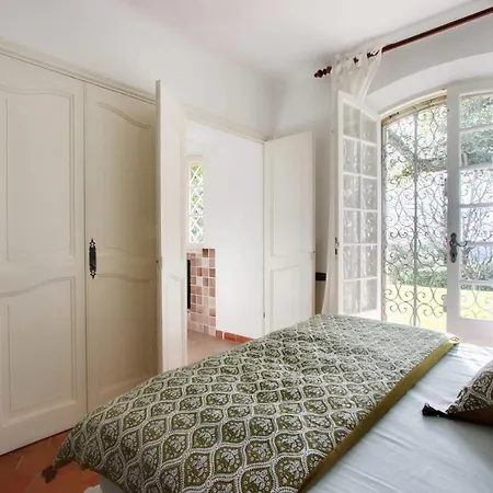 Les Rossignols Splendid With Sea View And Swimming Pool Gassin